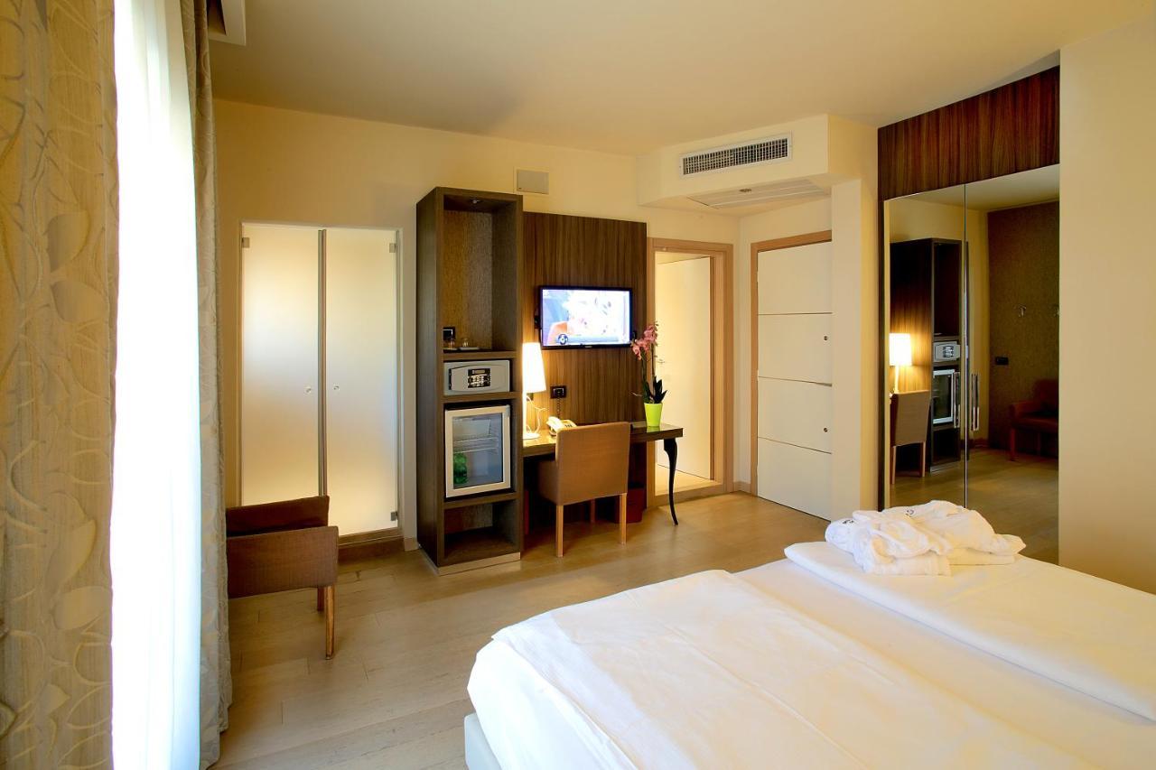 Hotel Galvani Torri Del Benaco Dış mekan fotoğraf