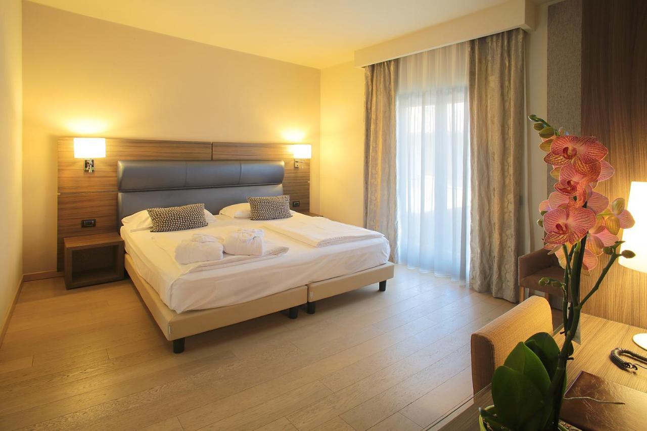 Hotel Galvani Torri Del Benaco Dış mekan fotoğraf