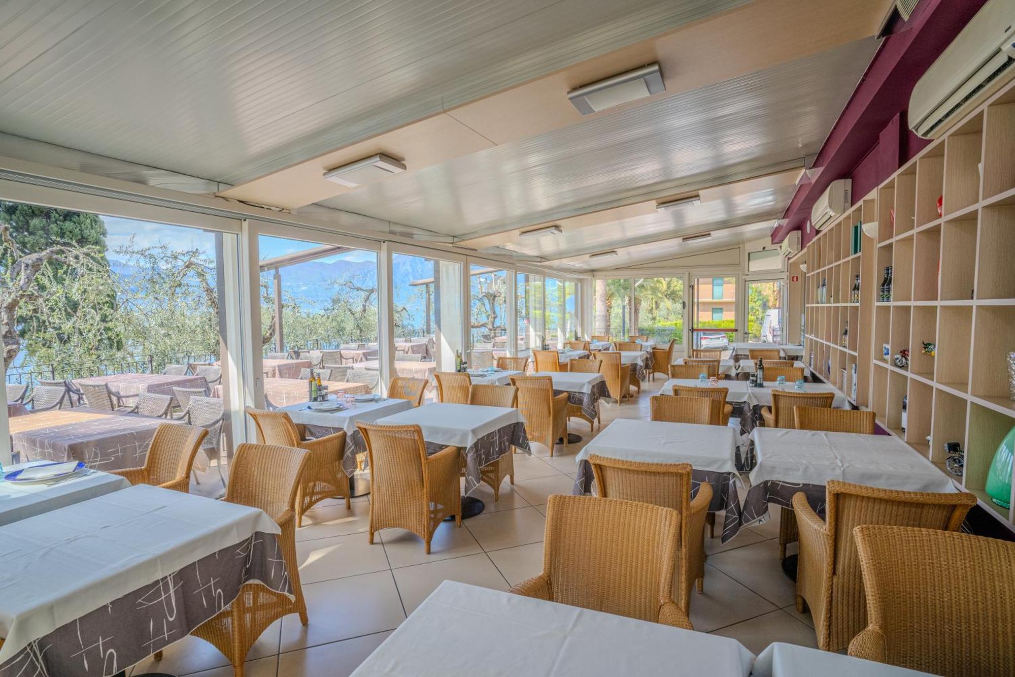 Hotel Galvani Torri Del Benaco Dış mekan fotoğraf