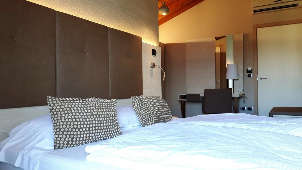 Hotel Galvani Torri Del Benaco Dış mekan fotoğraf