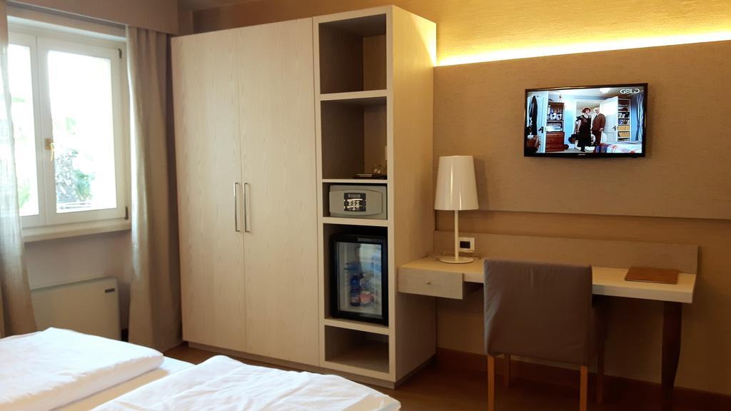 Hotel Galvani Torri Del Benaco Dış mekan fotoğraf