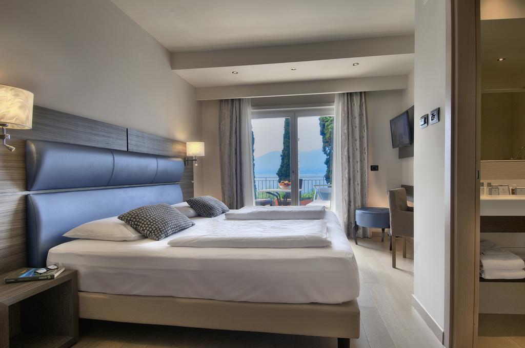 Hotel Galvani Torri Del Benaco Dış mekan fotoğraf