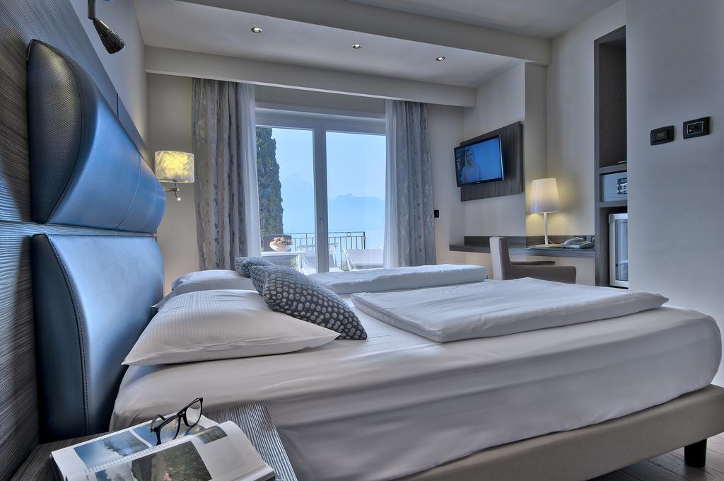 Hotel Galvani Torri Del Benaco Dış mekan fotoğraf